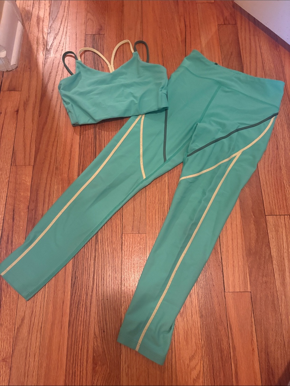 Old Navy Active Powersoft High-Rise Leggings and Sports Bra